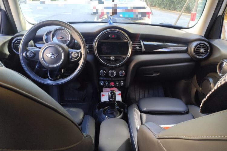 Used  MINI 2019 1.5T COOPER Classic Edition Five-Door Version
