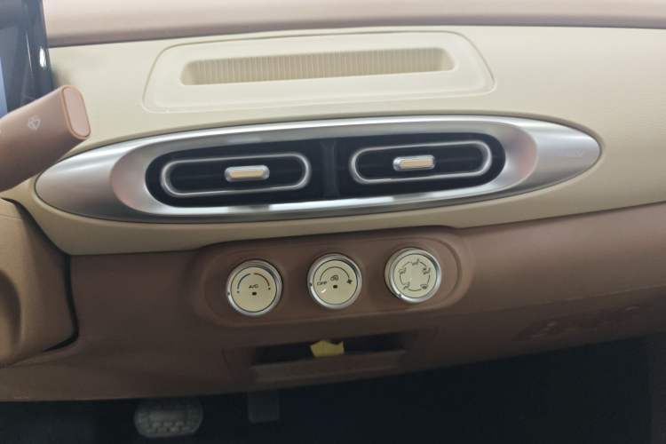 Used Wuling Hongguang MINIEV 2025 Four-Door Version Advanced Edition
