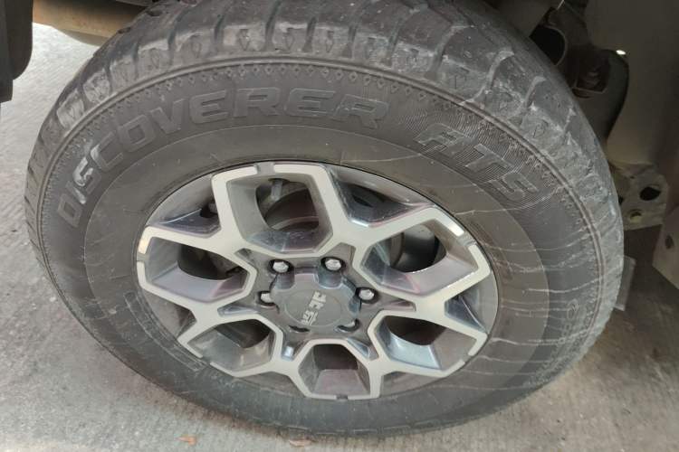 Used Beijing Auto BJ40 2019 PLUS 2.3T Automatic Four-Wheel Drive Premium Edition China VI
