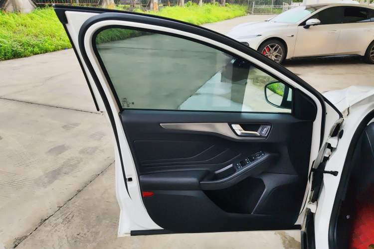 Used Ford Focus 2019 Sedan EcoBoost 180 Automatic Trend Edition
