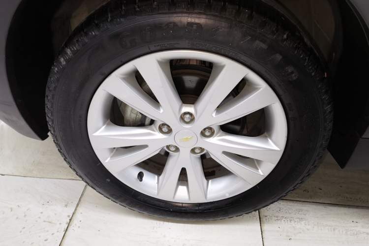 Used Chevrolet Captiva 2015 2.4L 4x4 Flagship Edition 7-Seater
