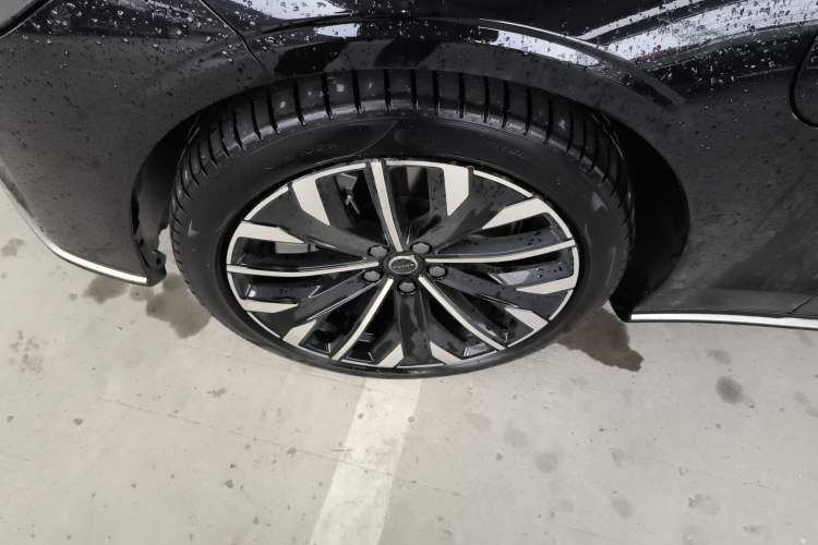 Used Volvo S90 New Energy 2026 Plug-in Hybrid Four-Wheel Drive Long-Range Luxury Smart Edition
