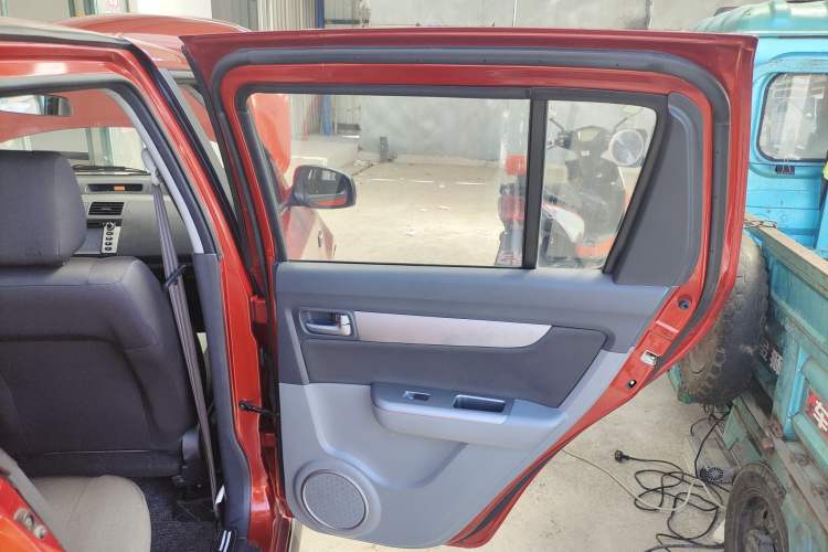 Used Suzuki Swift 2014 1.5L Automatic Fashion Edition
