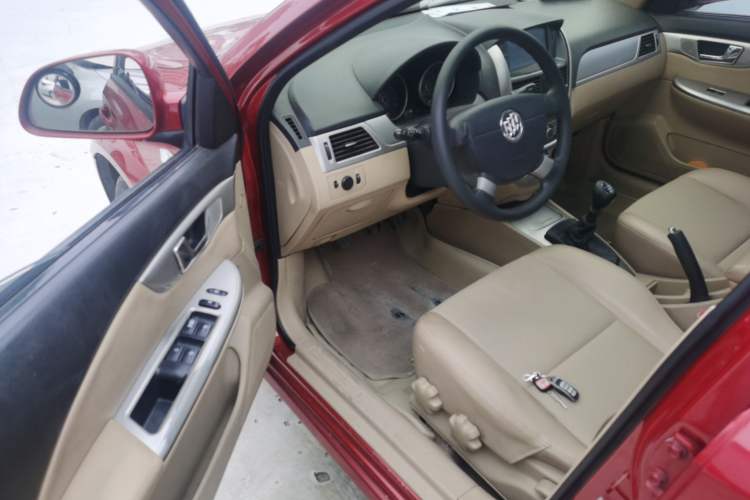 Used Buick Excelle 2013 1.5L Manual Classic Model
