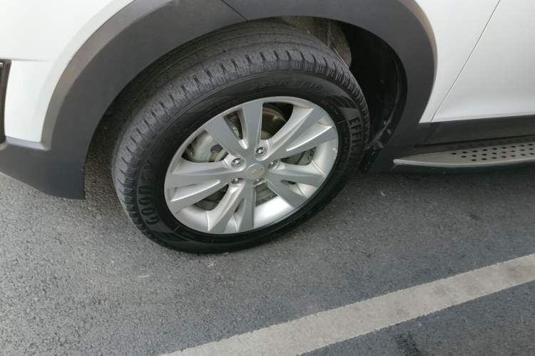 Used Chevrolet Captiva 2015 2.4L 4x4 Flagship Edition 7-Seater
