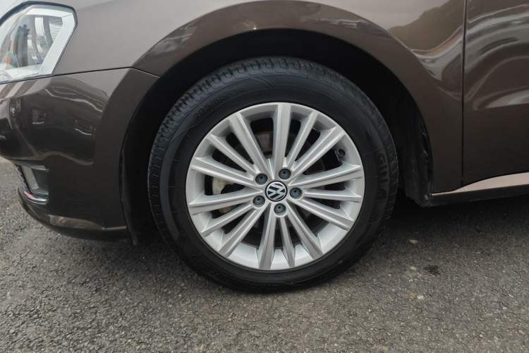 Used Volkswagen Gran Lavida 2013 1.6L Automatic Comfort Model
