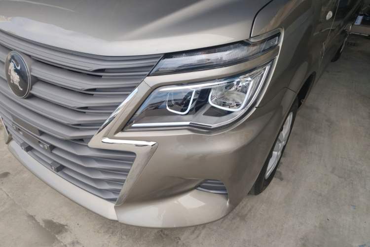 Used FORTHING Lingzhi 2023 M5 1.6L Practical Model 5 Seats
