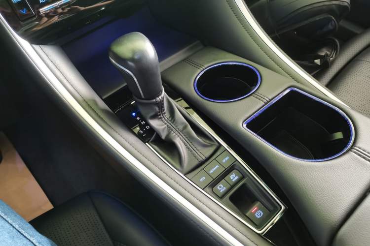 Used Toyota Avalon 2022 Dual-Engine 2.5L Luxury Edition