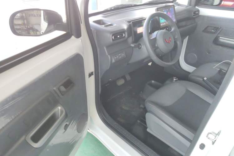 Used Wuling Zhiguang New Energy 2025 Standard Model
