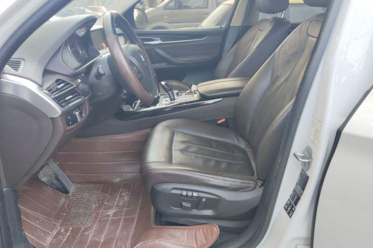Used BMW X5 2015 xDrive28i

