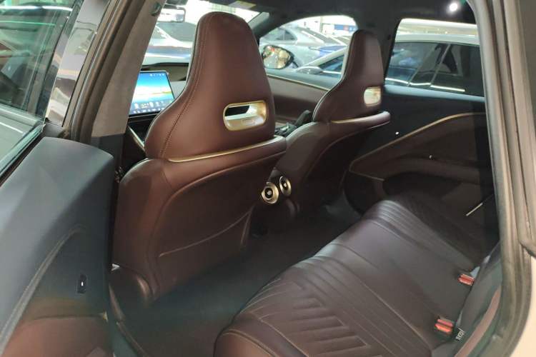 Used  11 2023 HarmonyOS Version Smart Enjoyment Upgrade Model 90-Degree Rear-Wheel Drive Edition
