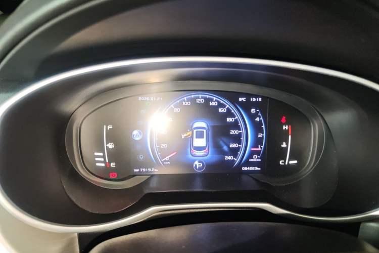 Used Geely Auto Emgrand X7 Sport 2018 1.8TD Automatic Two-Wheel Drive ZhiZun Model with 4G Connectivity