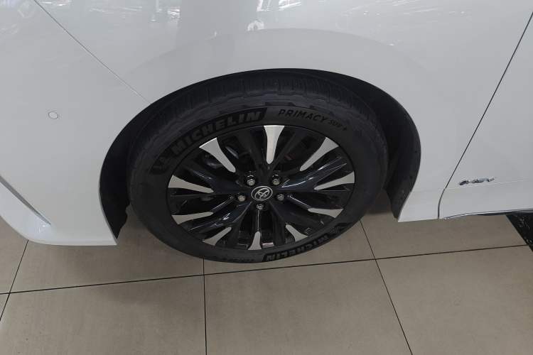 Used Toyota Alphard 2024 Dual-Engine 2.5L Deluxe Edition