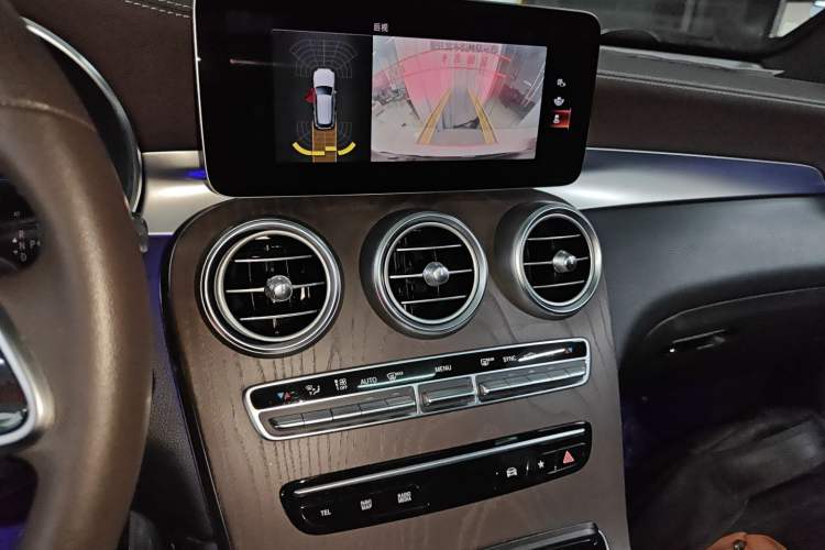 Used Mercedes-Benz GLC 2020 Facelift GLC 260 L 4MATIC Luxury Edition
