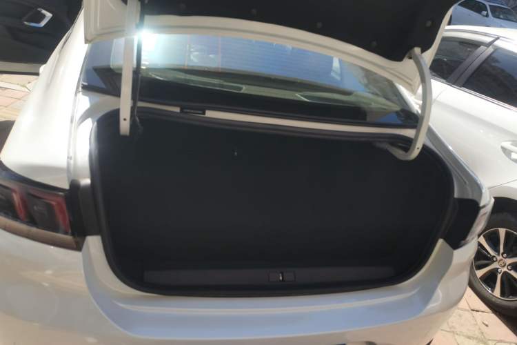 Used Peugeot 308 2018 1.6L Automatic Luxury Edition
