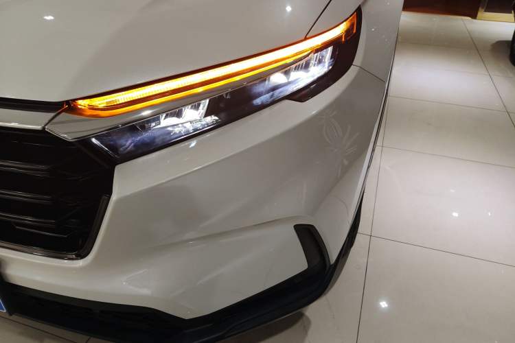 Used Honda CR-V 2023 240TURBO Two-Wheel Drive Deluxe Edition 7 Seats