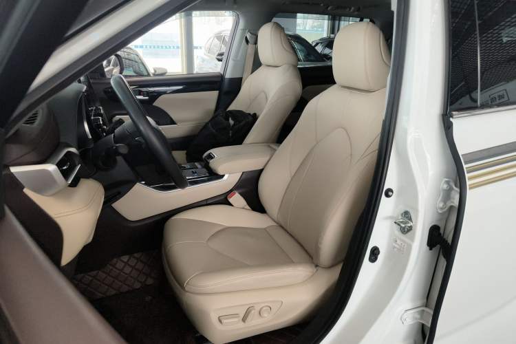 Used Toyota Highlander 2022 Dual-Engine 2.5L Two-Wheel Drive Prestige Edition 7-Seater
