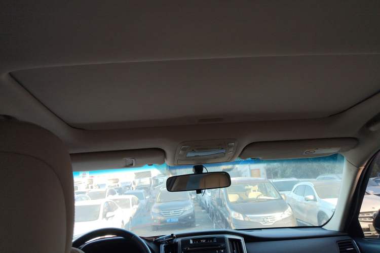 Used Toyota Crown 2015 2.0T Fashion Edition
