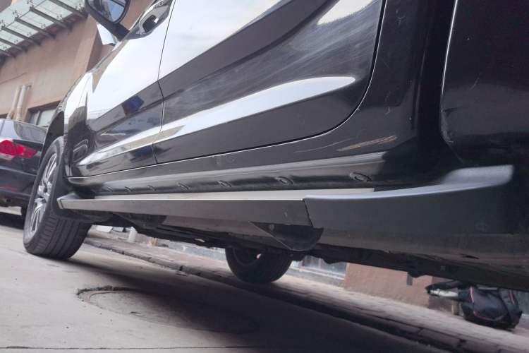 Used SAIC MAXUS T70 2020 2.0T Diesel Manual Two-Wheel Drive Australian Version with Long Bed and High Ground Clearance
