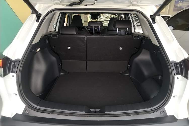 Used Toyota FRONTLANDER 2023 2.0L Smart Electric Hybrid Dual-Engine Deluxe Version
