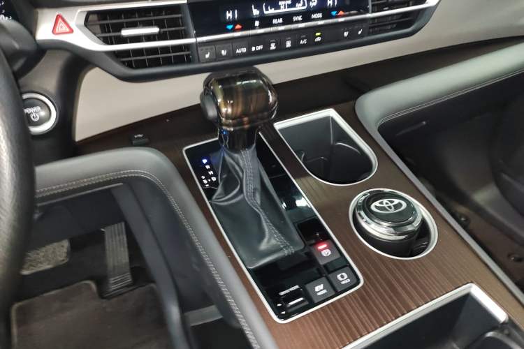 Used Toyota Sienna 2024 2.5L Hybrid Comfort Edition