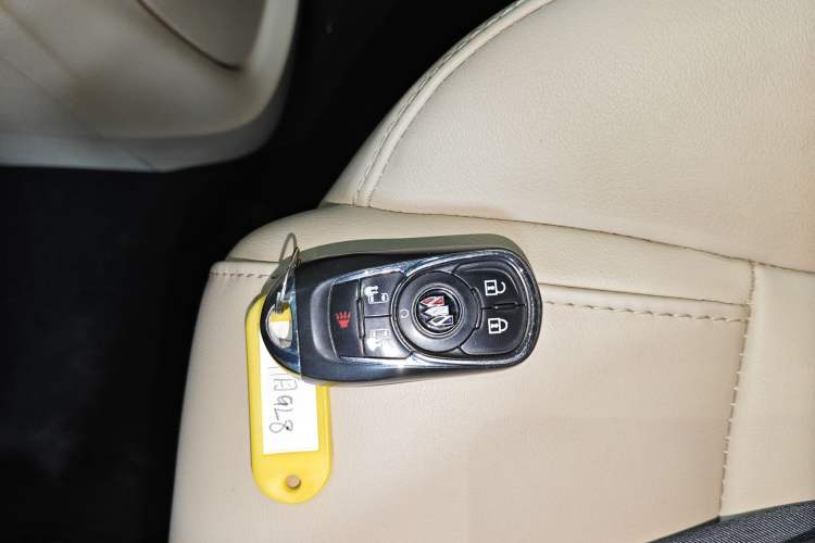 Used Buick GL8 2022 ES Landtrek 653T Luxury Edition