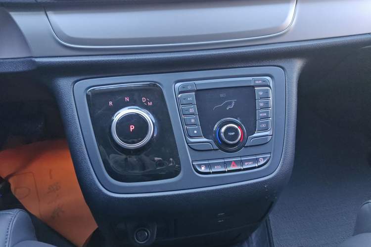 Used SAIC MAXUS G20 2023 Facelifted ES 2.0T Gasoline Automatic Value Edition
