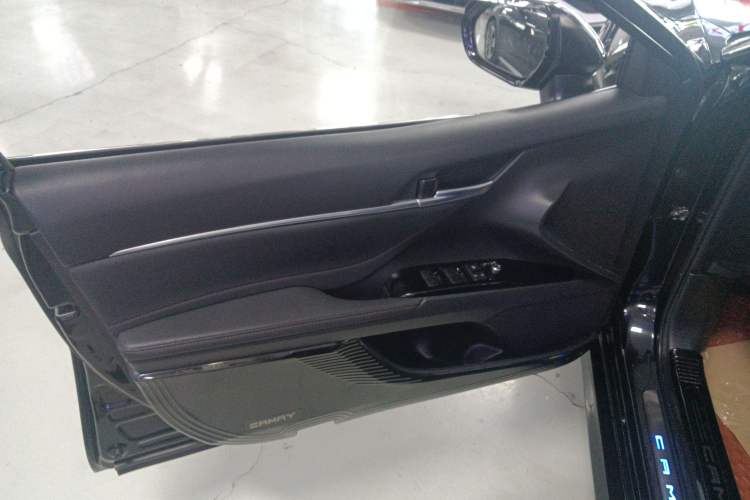 Used Toyota Camry 2021 2.5G Luxury Edition
