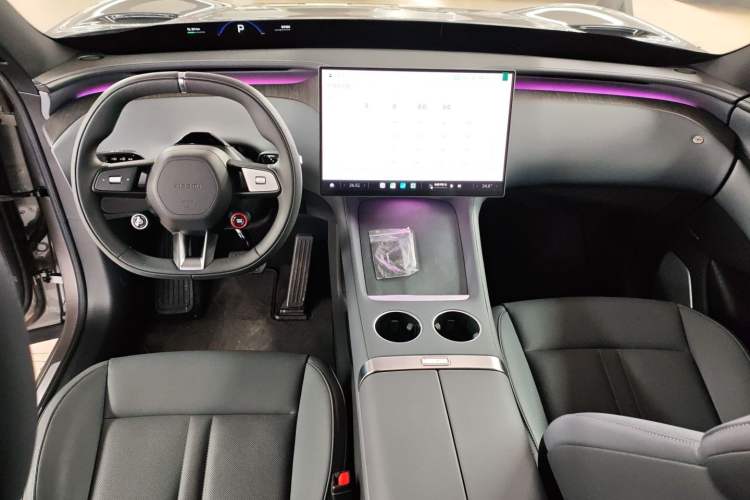 Used  YU7 2025 Ultra-Long Range All-Wheel Drive Pro Version
