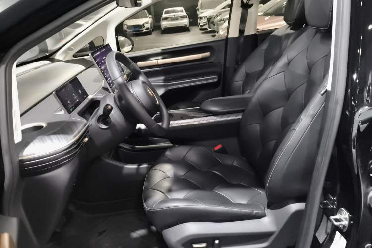 Used Baojun Cloud 2023 460 Max Lingxi Version
