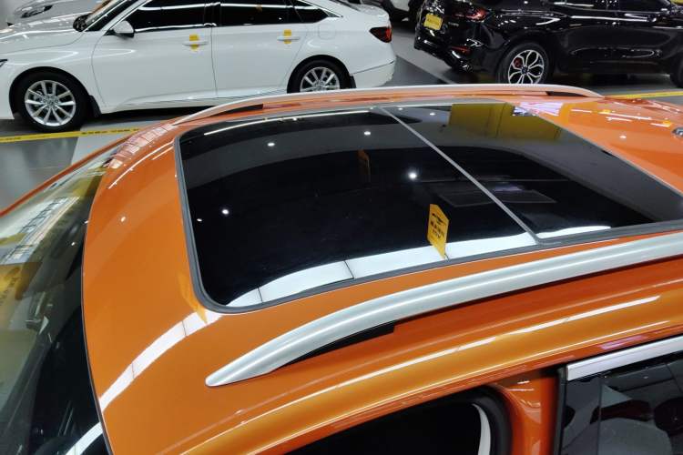 Used Volkswagen T-ROC 2019 280TSI DSG Two-Wheel Drive Comfort Version China VI Standard
