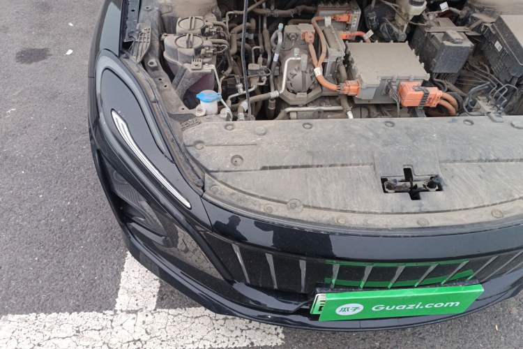 Used Hongqi E-QM5 2022 431 km Charge & Enjoy Edition
