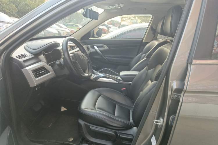 Used Geely Auto Emgrand X7 Sport 2018 1.8TD Automatic Two-Wheel Drive Zhiya Model