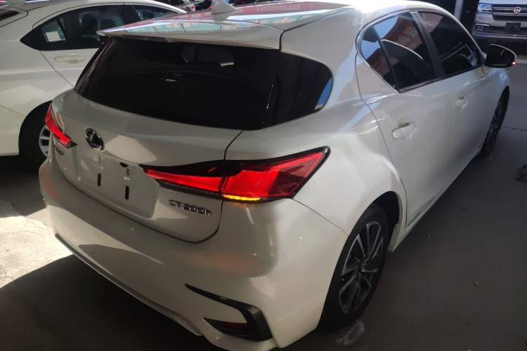 Used Lexus CT 2017 CT200h Elite Edition Monotone China VI