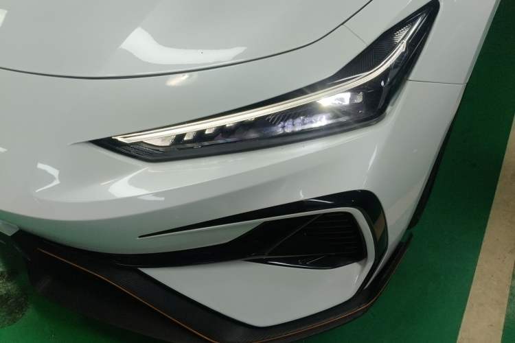 Used Changan UNI-V 2025 Model Third-Generation 2.0T Dynamic Edition