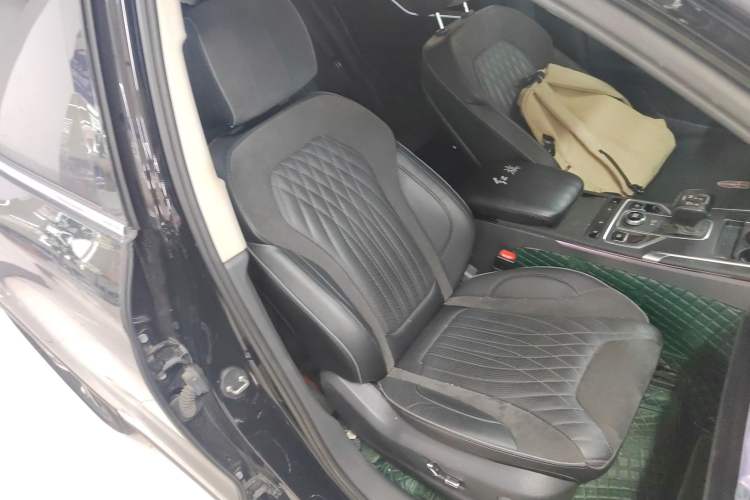 Used Hongqi HS5 2022 Revised Version 2.0T Smart Connect Flagship Edition
