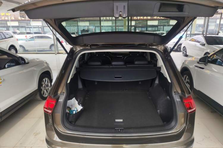 Used Volkswagen Tiguan L 2018 330TSI Automatic Two-Wheel Drive Luxury Edition
