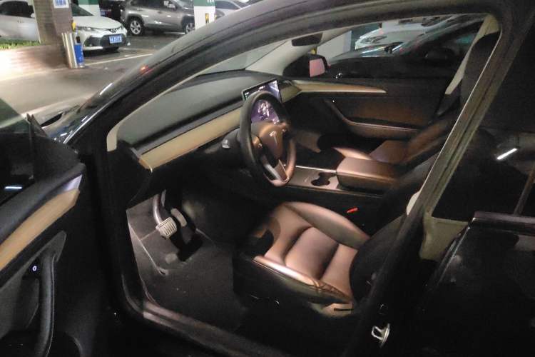 Used Tesla Model Y 2022 Rear-Wheel-Drive Version
