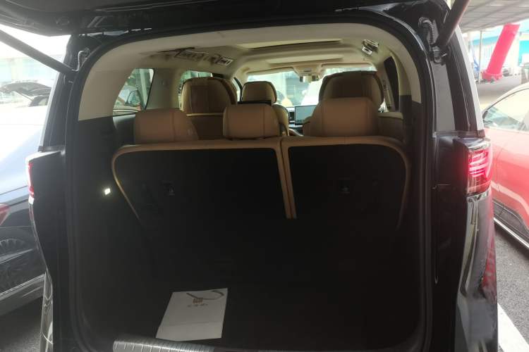 Used Denza D9 2024 DM-i 980 Four-Wheel Drive Prestige Model
