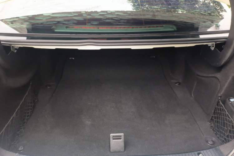 Used Mercedes-Benz E-Class 2015 Facelift E 200 L Sport Edition