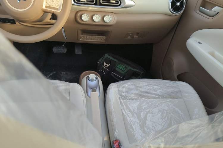 Used Wuling Hongguang MINIEV 2025 Four-Door Version Advanced Edition
