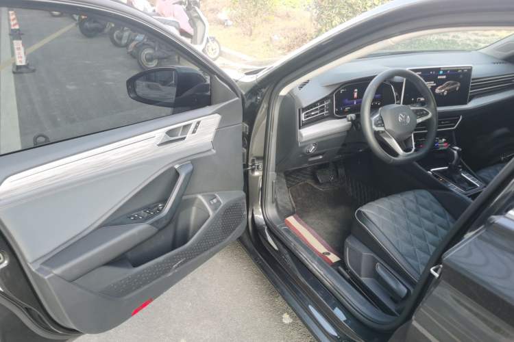 Used Volkswagen Sagitar 2023 200TSI DSG Excellence Edition
