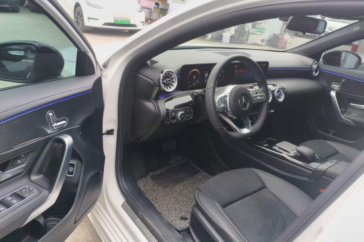 Used Mercedes-Benz A-Class 2022 A 200 L Sport Sedan Fashion Model
