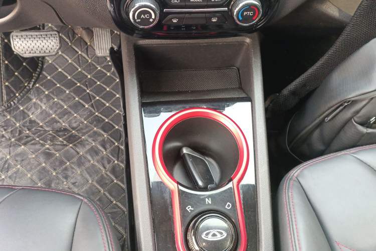 Used Chery Little Ant 2022 Sweet Pink Edition Half-Sugar Version Lithium Iron Phosphate 29.2 kWh 30 kW 301 km