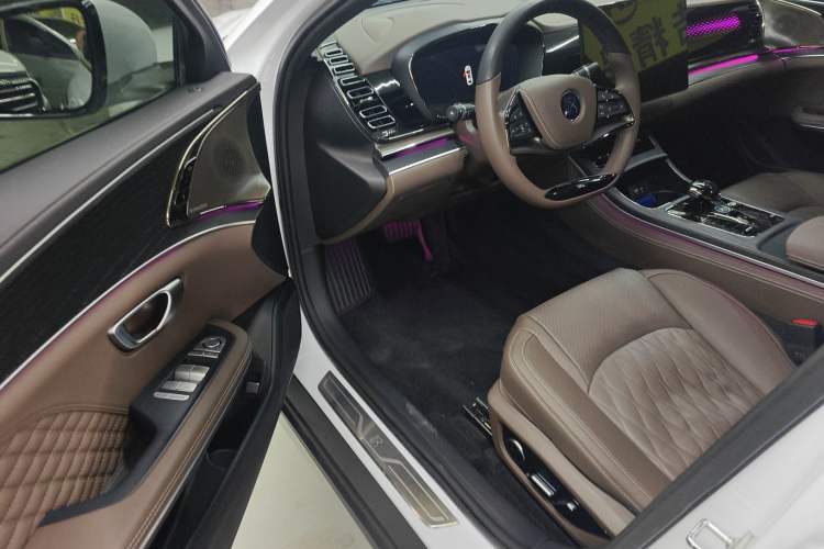 Used BYD Han 2022 DM-i 121KM Prestige Model
