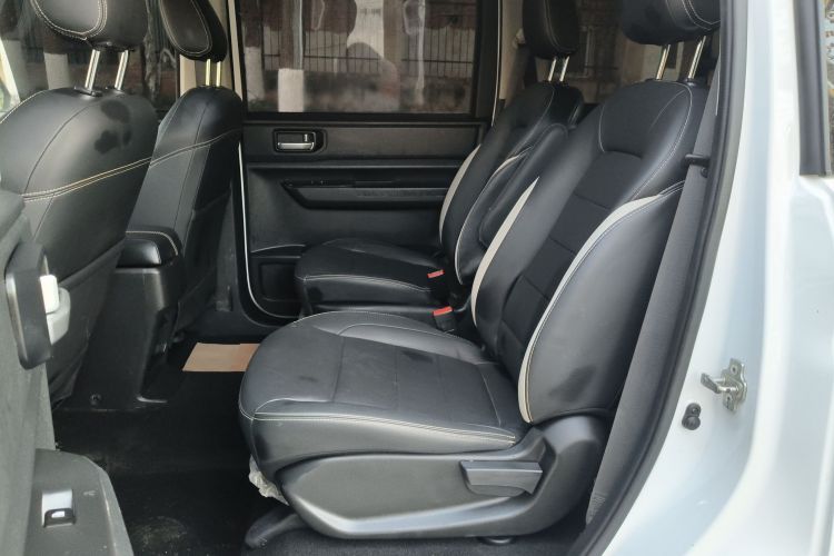 Used Wuling Hongguang PLUS 2020 1.5L Manual Comfort 7-Seater