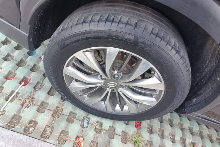 Used GAC Trumpchi GS8 2017 320T Two-Wheel Drive Luxury Smart Connectivity Version (7 Seats)