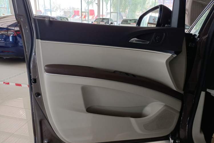 Used Buick GL8 2022 Land Executive Class 652T Prestige Model
