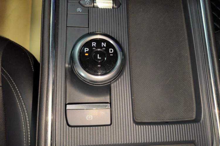 Used Ford Mondeo 2025 2.0T EcoBoost Luxury Version
