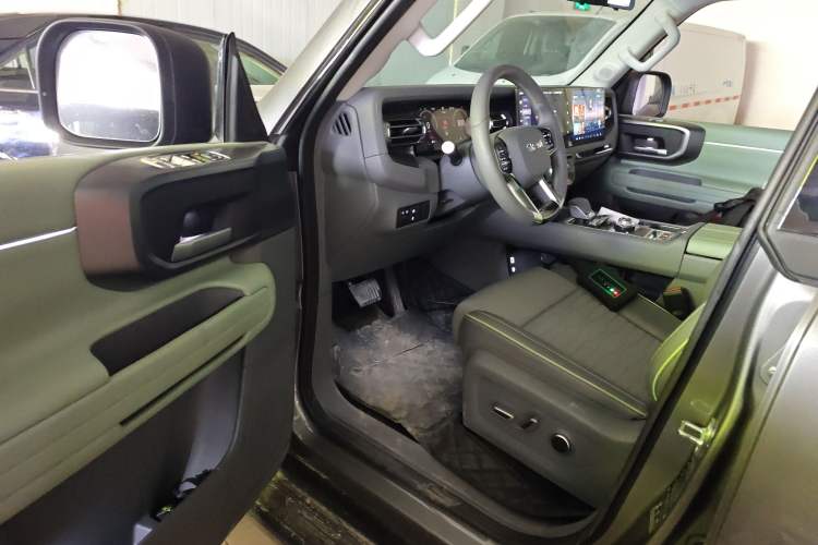 Used  BJ40 2024 2.0T All-New Urban Hunter Edition Pioneer Type
